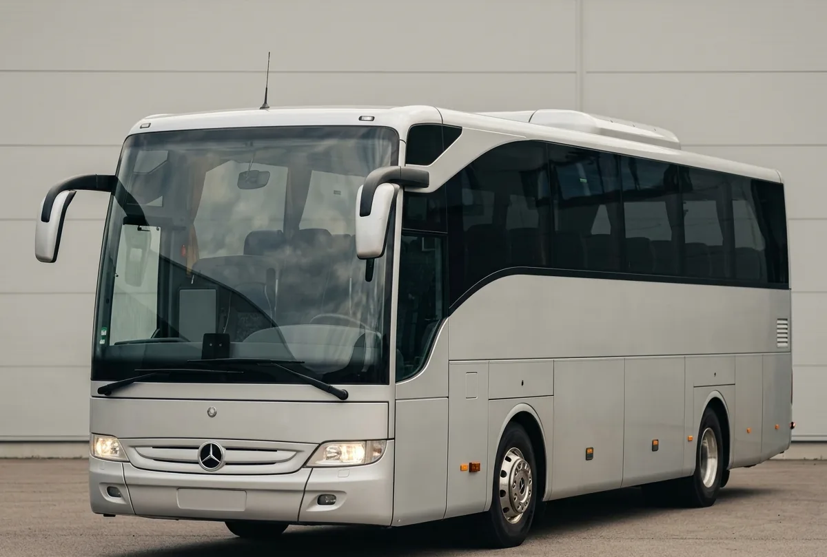 Mini Coach exterior, three-quarter front view
